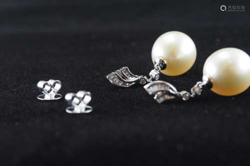 Natural cultered pearl and diamond earring