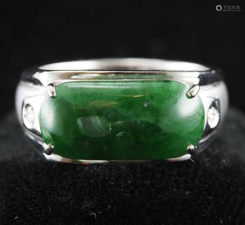 Natural jadeite and diamond ring