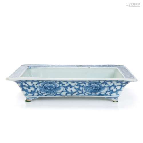 CHINESE BLUE AND WHITE NARCISSUS BASIN