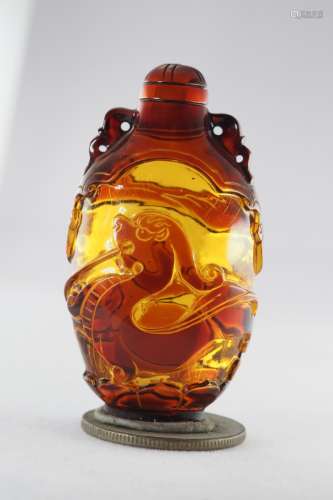 Natural amber snuff bottle