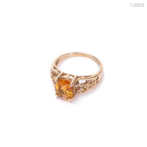 10K GOLD TOPAZ RING