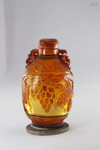 Natural amber snuff bottle