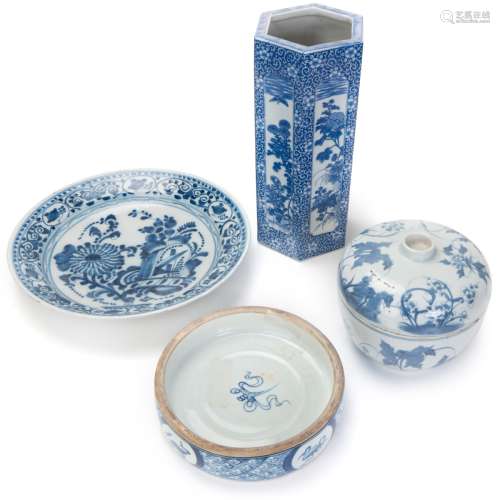 CHINESE PORCELAIN BLUE AND WHITE GROUP