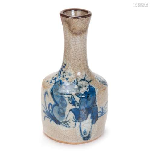 CHINESE BLUE AND WHITE CRACKLE GLAZE VASE