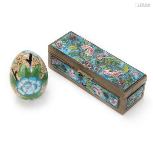 CHINESE CLOISONNE AND ENAMEL PAIR