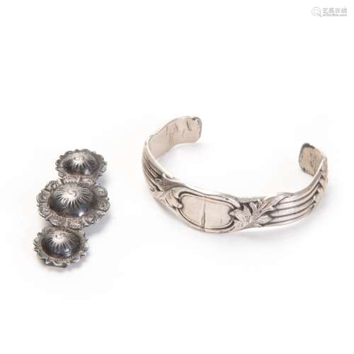 PAIR OF SILVER BRACELET AND HAIR CLIP