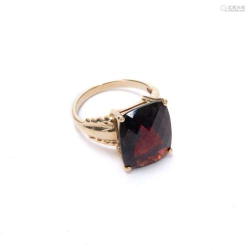 GARNET AND 10K GOLD RING