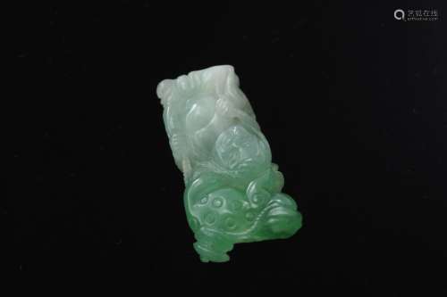 Natural jadeite ornament