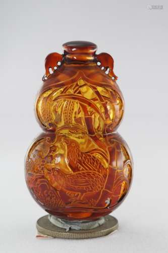 Natural amber snuff bottle