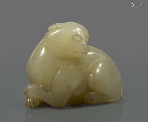 Petite statuette en jade représentant un animal couché , les...