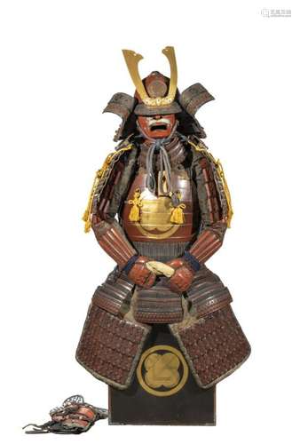 Belle Armure de guerrier Japonais O'Yoroi en fer rouge, à tr...