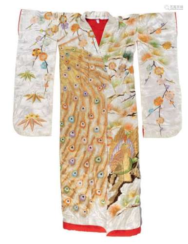 Kimono de cérémonie (uchikake) à décor de branches fleuries ...