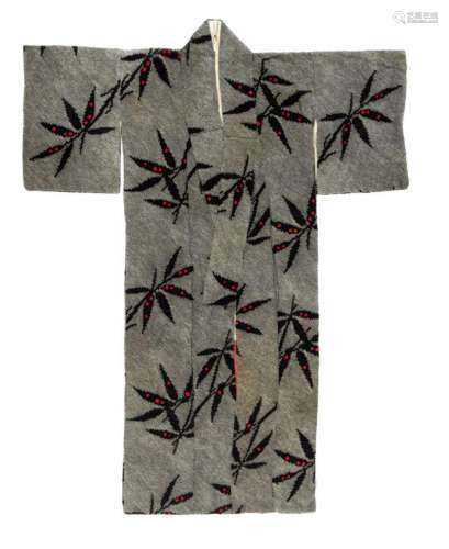 Kimono de couleur grise, à décor de feuillages de bambou sty...