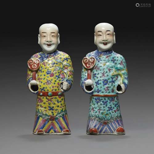 DEUX STATUETTES DE HOHOen porcelaine et émaux polychromes da...