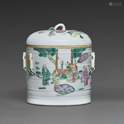 LARGE POT COUVERT CYLINDRIQUEen porcelaine, émaux polychrome...