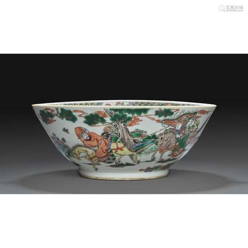 GRAND BOLen porcelaine et émaux polychromes dans le style de...