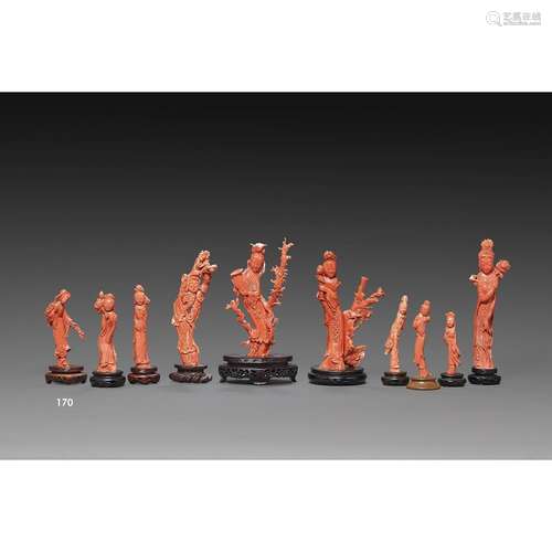 STATUETTE~ en corail rouge, représentant une jeune fille por...