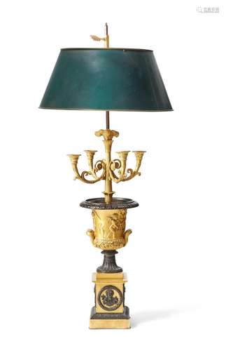 A BRONZE AND GILT TABLE LAMP IN THE NEOCLASSICAL STYLE, 19TH...