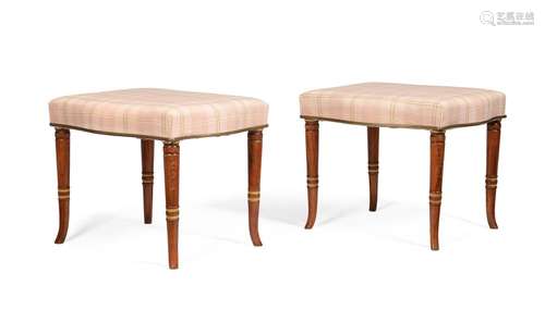 Y A PAIR OF EDWARDIAN SATINWOOD, PAINTED AND PARCEL GILT STO...