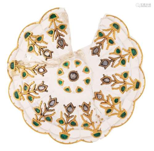 A Mughal rock crystal diamond-and emerald-set lid