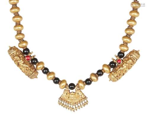 A South Indian gold and onyx necklace