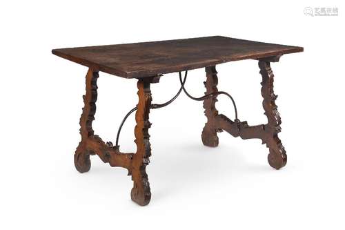 A SPANISH WALNUT WRITING OR CENTRE TABLE, LATE 17TH/EARLY 18...