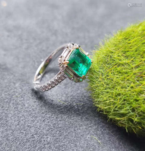 时尚单品  哥伦比亚祖母绿戒指