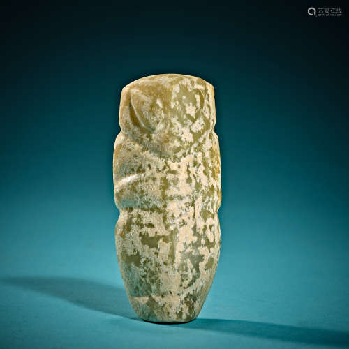 Jade figures of Chinese Hongshan culture