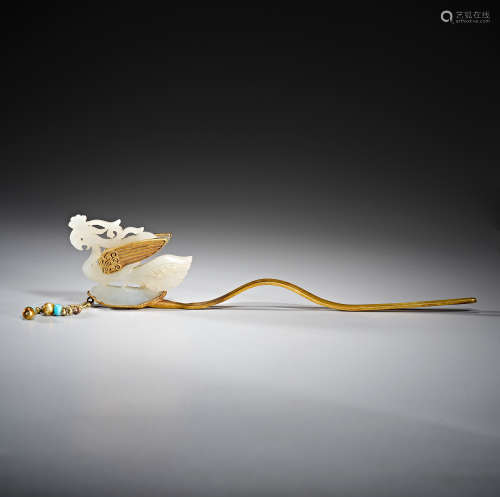 Chinese Yuan Dynasty Hetian jade bird type gold hairpin