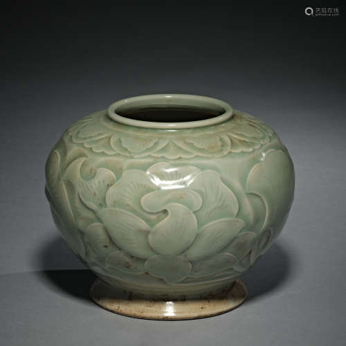 Blue porcelain jars from the Song Dynasty of China