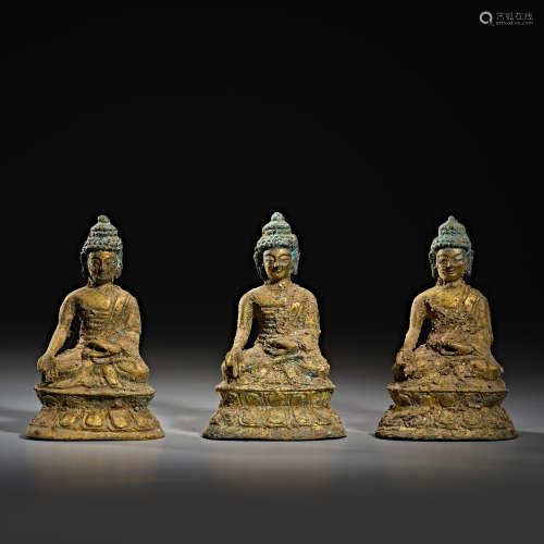A gold Buddha statue made in the Qing Dynasty