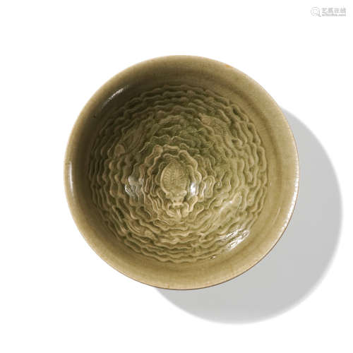 明 铜川橄榄青釉模印海水鱼纹笠式碗