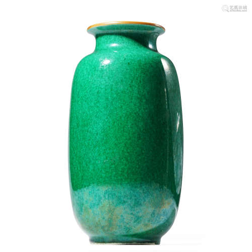 民国 绿哥釉灯笼瓶