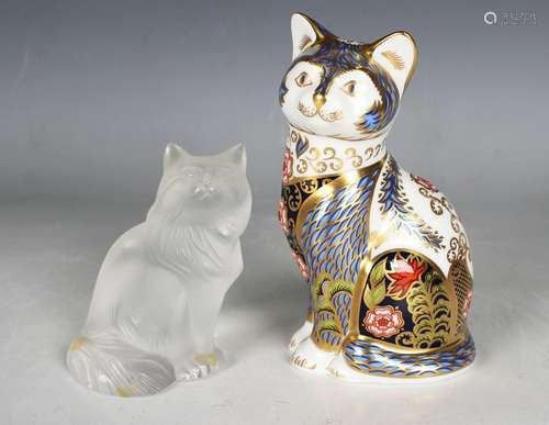 A Royal Crown Derby limited edition Imari Fireside Cat, circ...