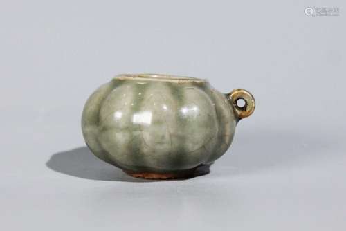 GREEN GLAZED LOBED PORCELAIN POT