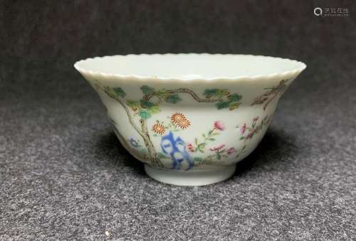 FAMILLE ROSE 'BIRDS AND FLOWERS' CUP