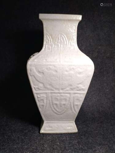 WHITE GROUND CRACKLE GLAZED TAOTIE-MOTIF VASE