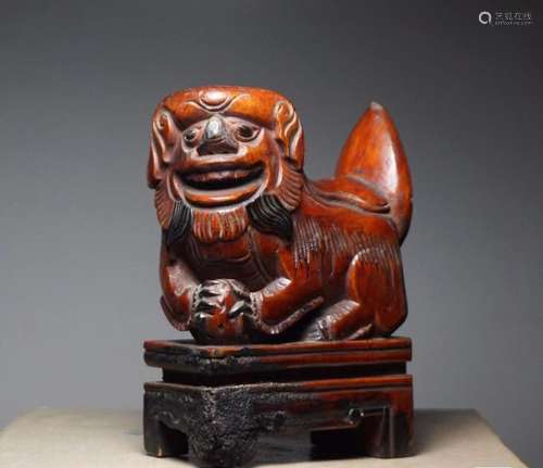 WOOD CARVING EFFIGY OF AUSPICIOUS LION