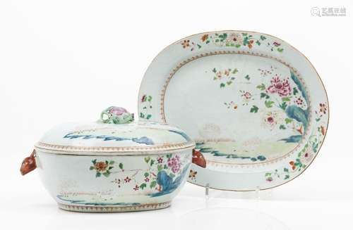 A tureen with cover and oval presentoir