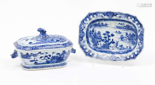 A small tureen with cover and tray