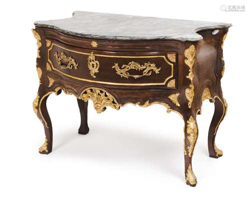 A rare D.João V/D.José side table