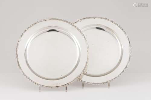 Pair of dishes