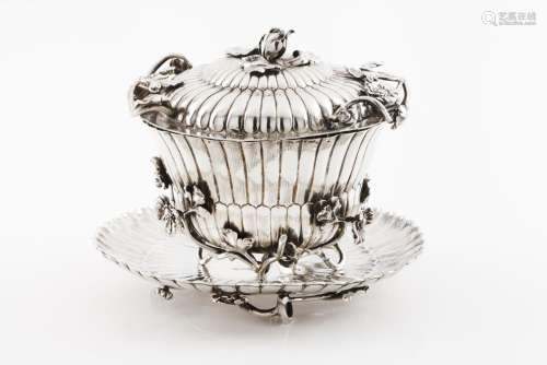 A small tureen with cover and presentoir