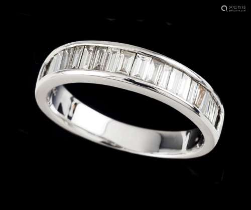 A demi ring band