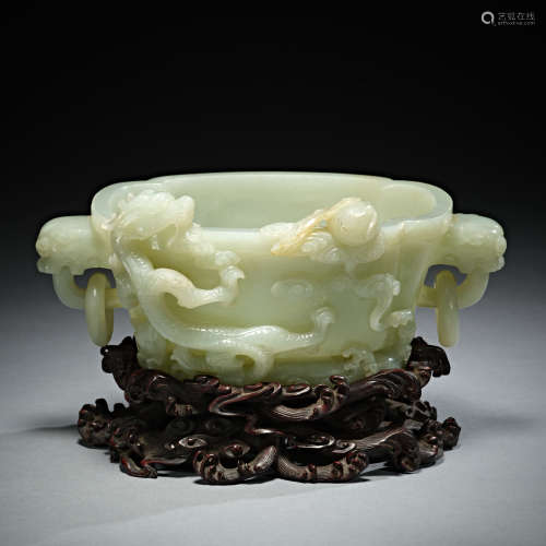A jade 'dragon' libation cup ,Qing dynasty