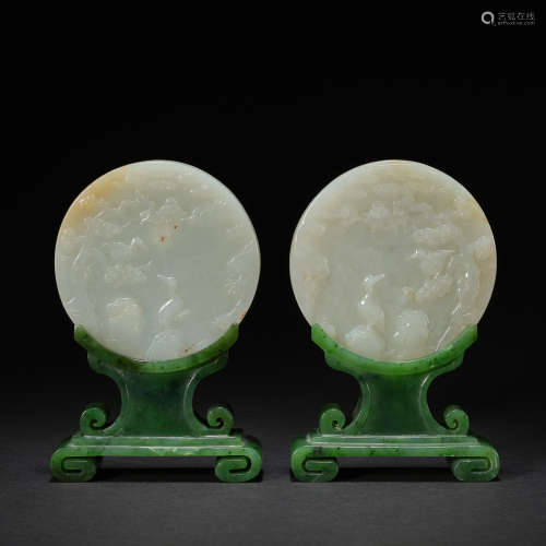 A pair of jade table screens,the pines and cranes symbolize ...