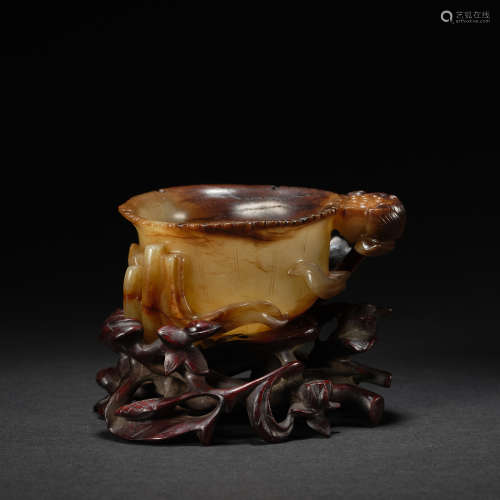 A jade 'lotus pond' brush washer,Qing dynasty