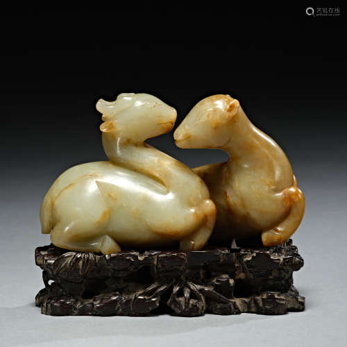 A jade carving of two dears,Qing dynasty