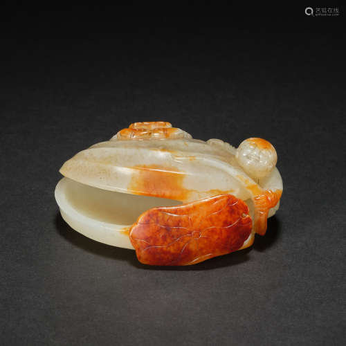A jade carving of 'shell and boy' ,Qing dynasty