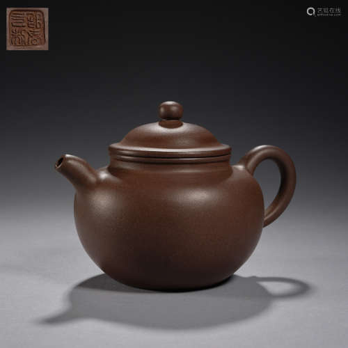 A Yixing teapot and cover,Qing dynasty